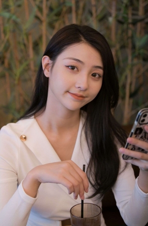 779白色制服美女