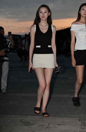 超短裙网红--敏敏