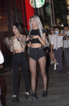 网袜热裤