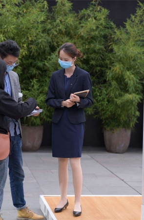 气质销售小姐姐