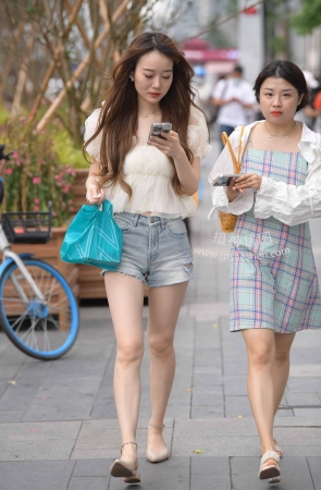 2265-8+60白嫩美腿热裤美女 16P