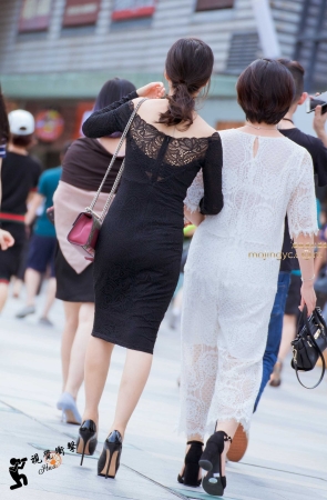 蕾丝包臀裙 美腿 细高跟