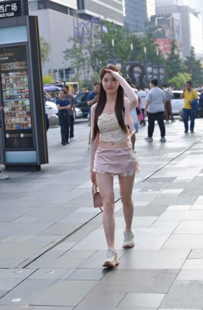 甜甜美美的气质女生~
