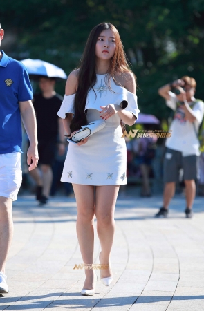 短裙，裸腿，美女