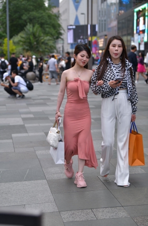 粉色裹胸长裙 23-05-04