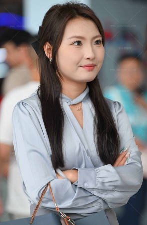 SH26-54-102√累了～当然要脱鞋子啦-肉丝拖鞋脚板底