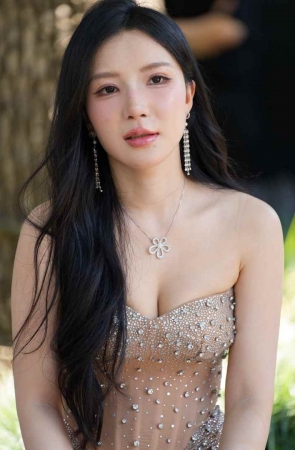 浅褐色晚礼服 [34P-1.83GB]