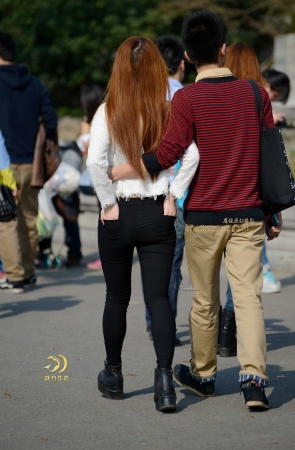 黑裤小嫩妹----（14P）