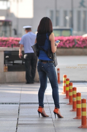 紧身牛仔美腿