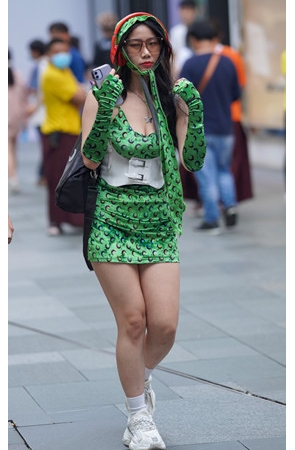 绿色的头巾妹子(123P)[1.28G/JPG]