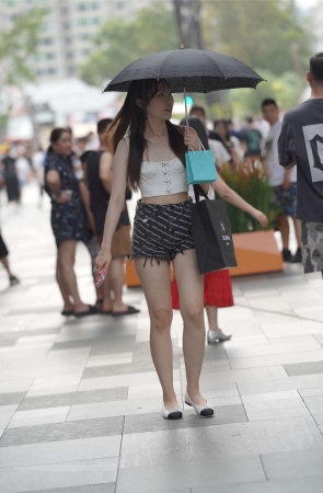 两位美腿小姐姐