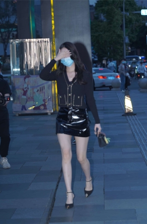 黑色系显白迷人