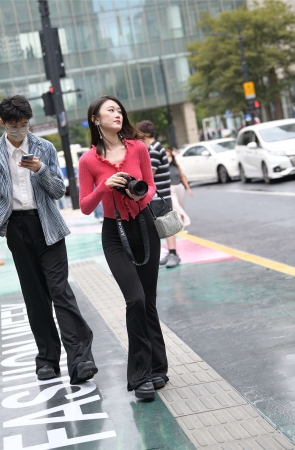 复古黑色西裤搭配