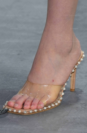 25612-15-67√美腿美足美女主播