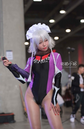 漫展紫色高叉cos的美眉