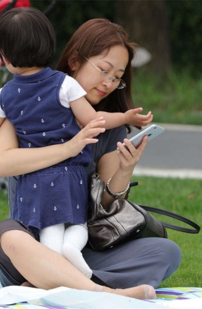No1210 清秀少妇可能还不知道，超薄肉丝足底已经破了