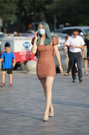 四九城嘎子街拍作品 - 紧身包臀裙美腿高跟小姐姐