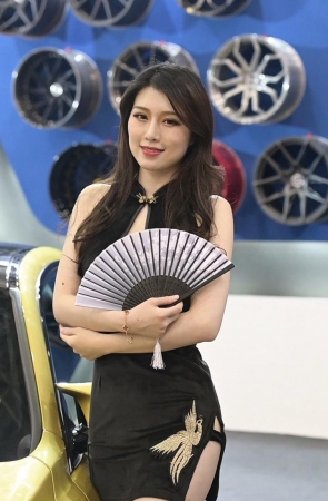 车展肉丝美女3A268[1.41G]