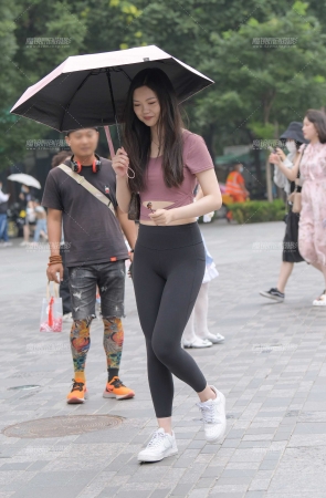 伞下美女2