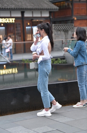 牛仔妹妹