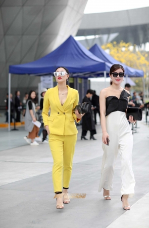 2018深圳时装周外场美女组图