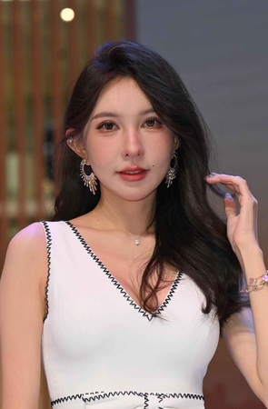 网红-小闹-美足版