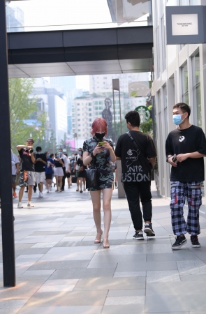 修身的旗袍美女