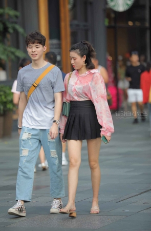 短裙妹子