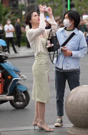 23510-13=108√靓丽的少妇 16P
