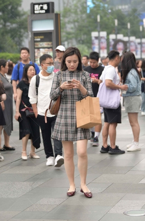 韵味丝腿美妇