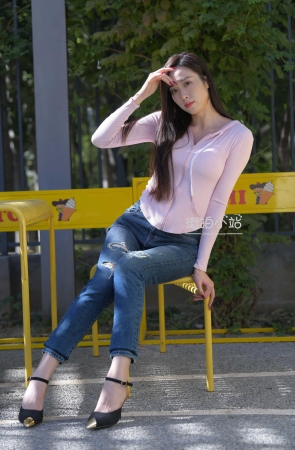 [一始专区] 牛仔裤美女  【图片➕视频】