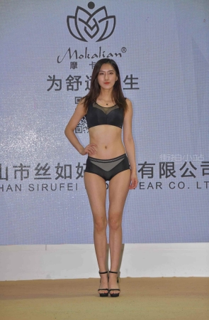 内衣模特舞台走秀