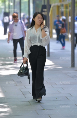 性感黑裤气质美女