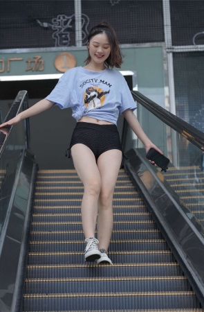 kaine模拍作品 - 攀岩的热裤美女