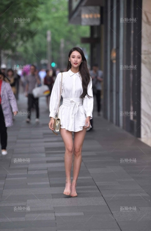高跟美腿女子
