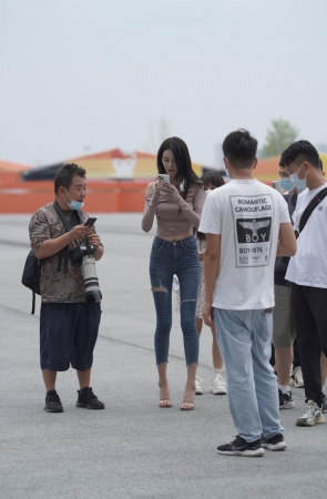 稍微有点瘦