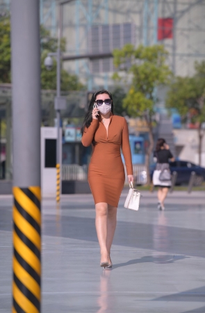 搭讪性感包臀裙贵妇~