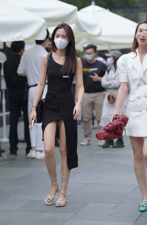 高挑大长腿美女~