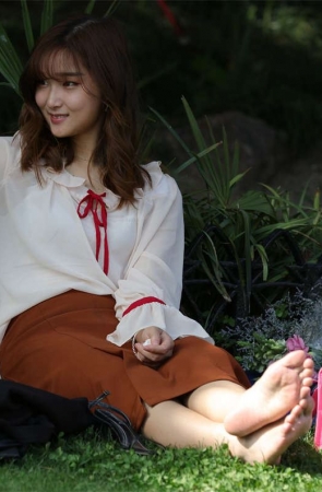 No1762 青春美少女，欲露还羞的一双小脚画风突变，让你看到尽兴 第1套