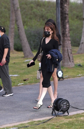 参加时装周的美女