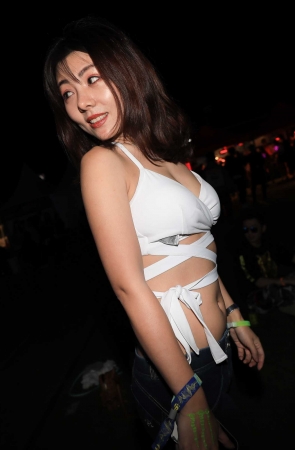 搭讪美臀裤