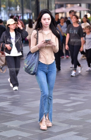 &清新牛仔裤美女
