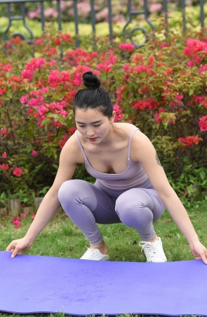 花园中的晨练