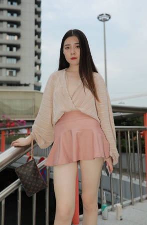 可爱的粉色短裙小姐姐 [986P6V-23.1GB]