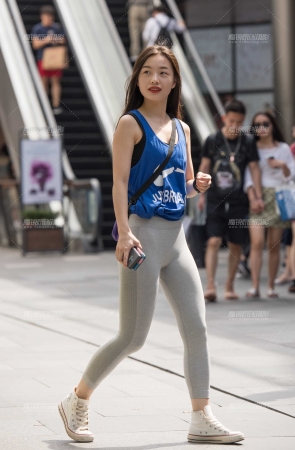 瑜伽裤小姐姐