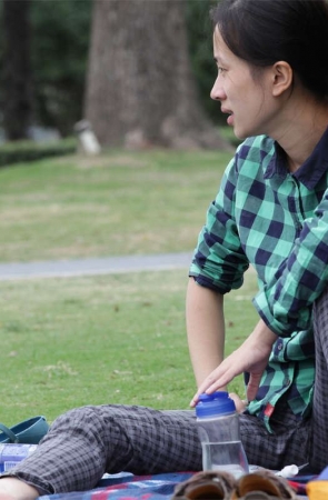 No1009 年轻妈妈自带休闲椅，为玉足拍摄提供更多角度