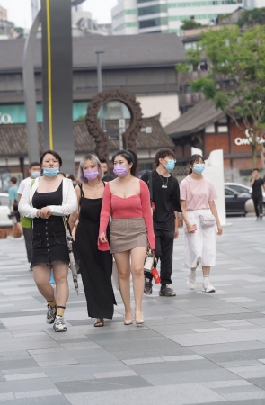 210815-6 红衣美裙