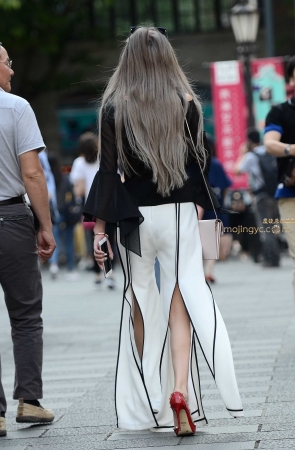 神摄手赛04 黑薄衫，开叉白裤，红细高