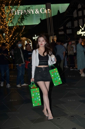 逛街购物的美腿小姐姐