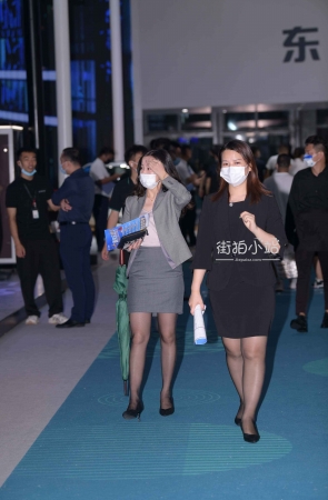 她会不会是经理级的